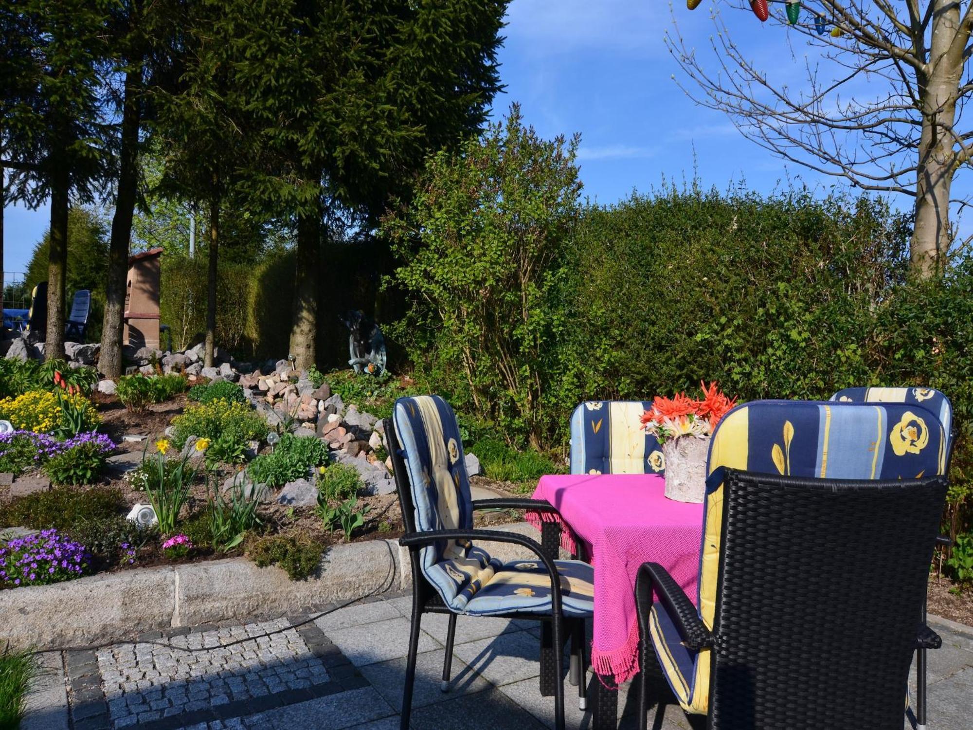 Holiday Home With Garden Neustadt am Rennsteig Exterior photo